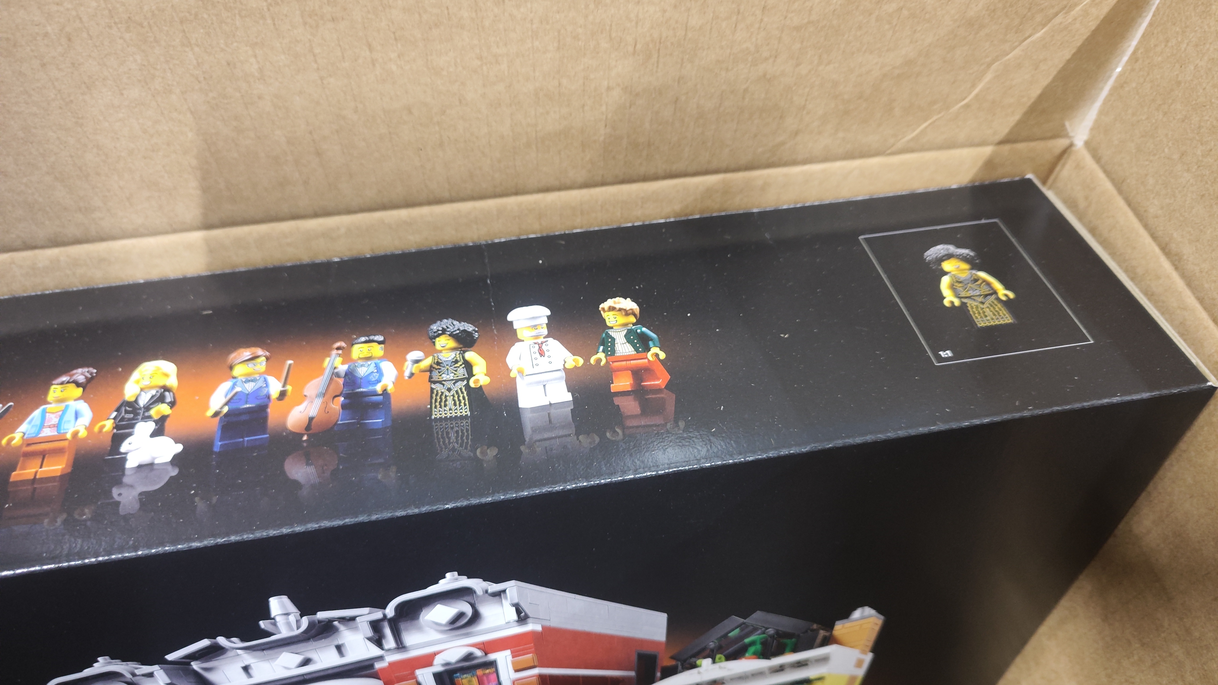 LEGO® 10312 Icons Jazzový klub - promáčklá krabice 