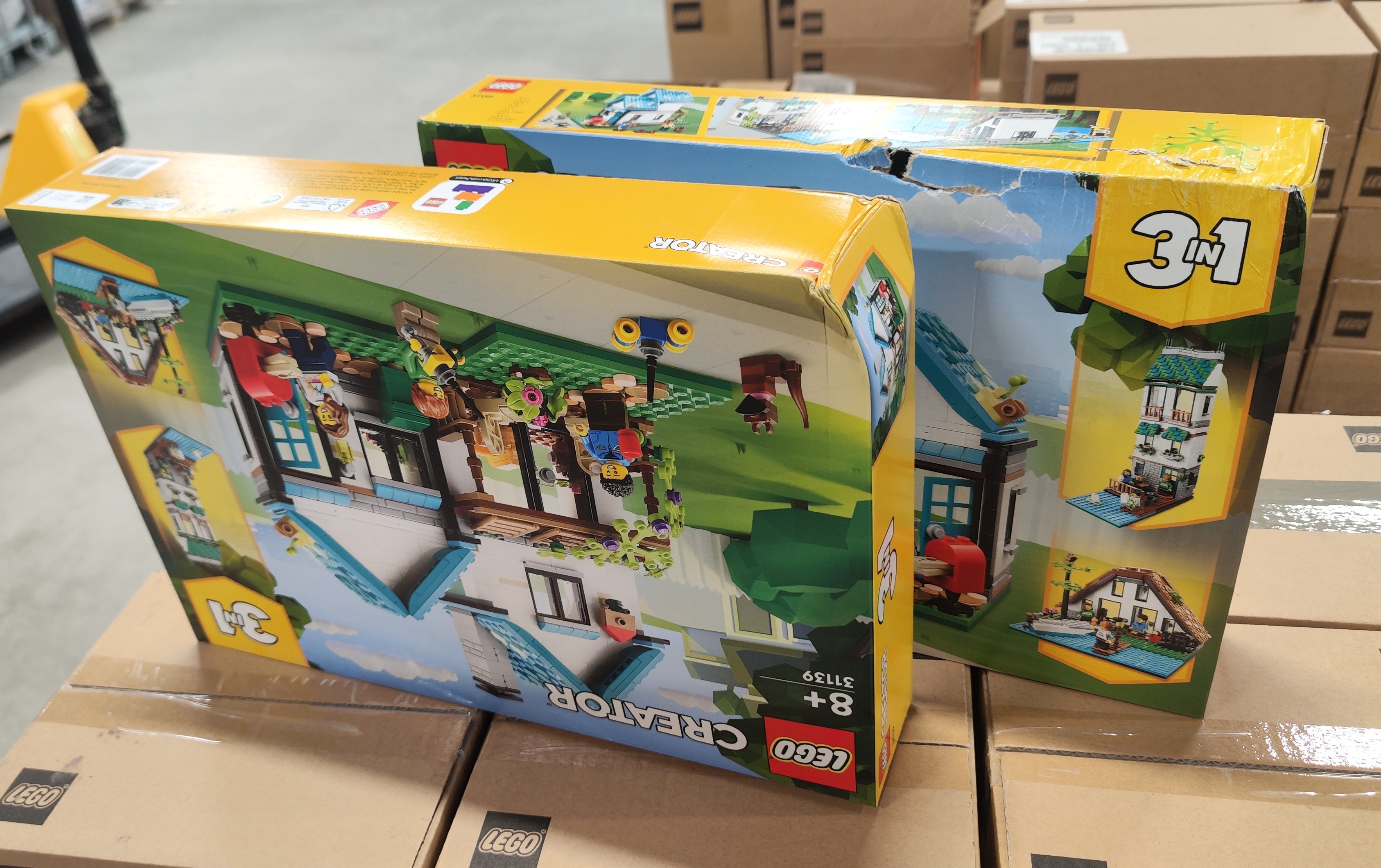 LEGO Creator 3v1 31139 Útulný domek - promáčklá krabice