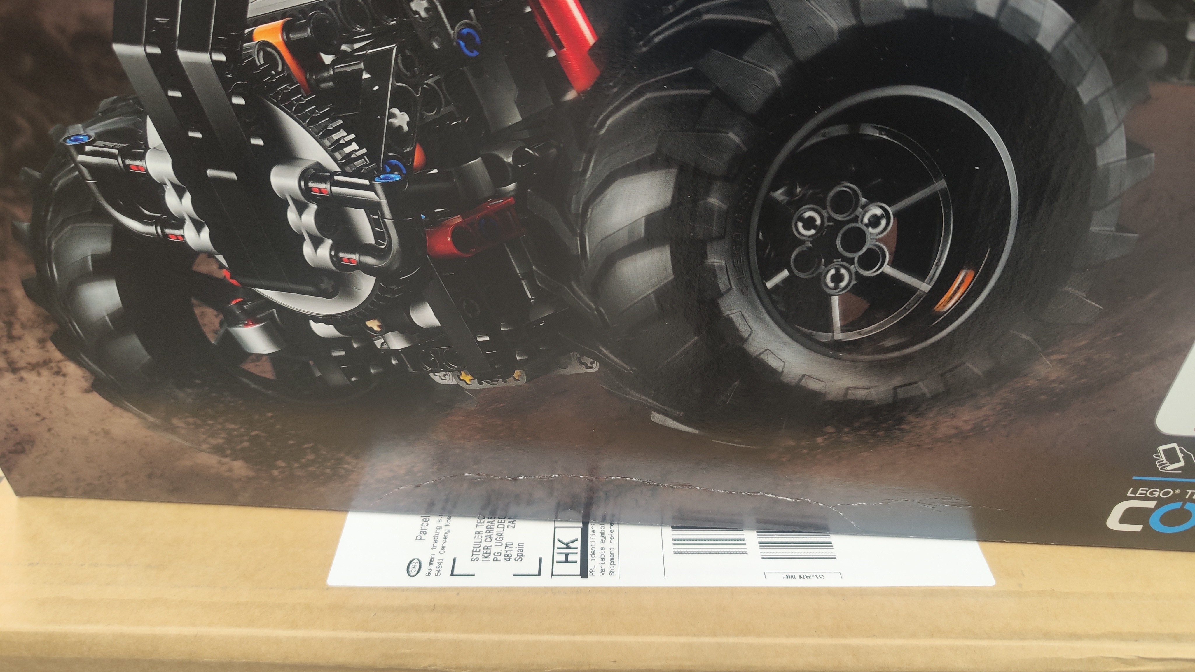 LEGO Technic 42099 RC Extrémní teréňák 4x4- promáčklá krabice 