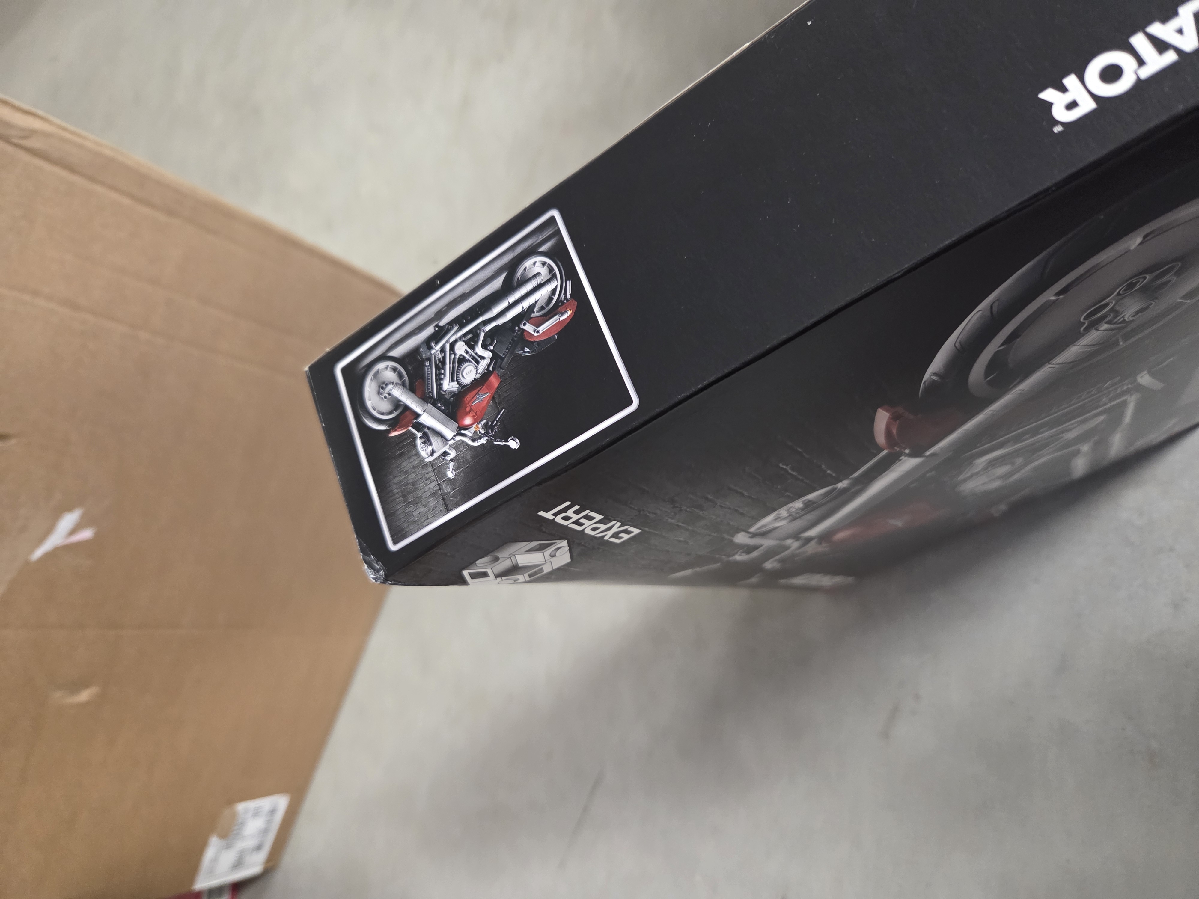 LEGO Creator Expert Harley-Davidson Fat Boy 10269 - promacklá krabice