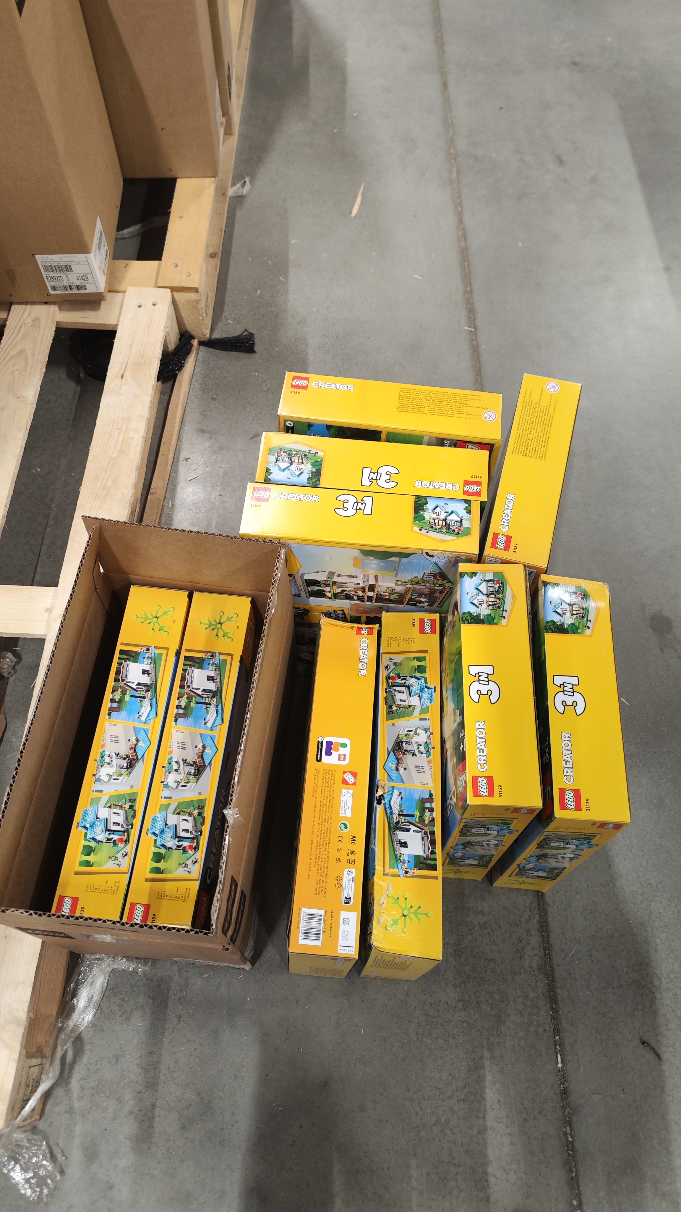 LEGO Creator 3v1 31139 Útulný domek - promáčklá krabice