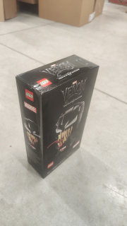 LEGO® Super Heroes 76187 Venom - promáčklá krabice 