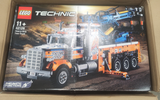 LEGO® Technic 42128 Výkonný odtahový vůz - promáčklá krabice