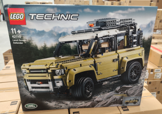 LEGO® Technic 42110 Land Rover Defender - zmačklý roh krabice