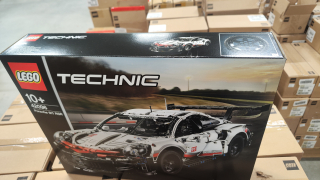  LEGO Technic 42096 Porsche 911 RSR- promáčklá krabice 