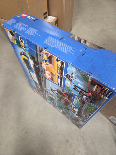 LEGO City 60336 Nákladní vlak - promacklá krabice