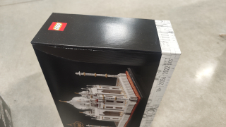 LEGO Architecture 21056 Tádž Mahal - trochu promackla krabice